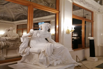 «Очень приятно, Царь»: знакомство с обитателями Зимнего Дворца