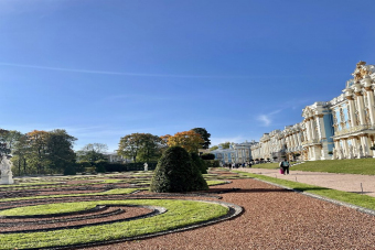 В Екатерининский и Александровский дворцы и парки — на комфортабельном авто