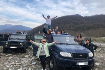 Веселый джиппинг в Солох-аул: Ведьмина гора, самшиты, источник и водопады