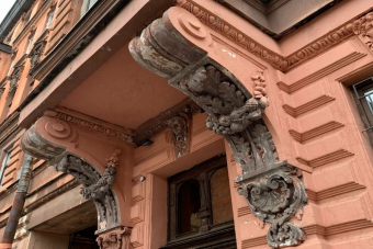 Десять жизней доходного дома: аудиоэкскурсия по Васильевскому острову