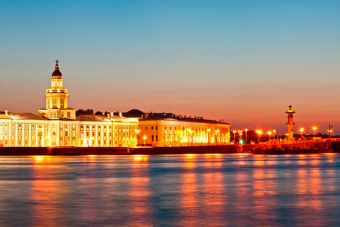 Концерт на волнах Невы: Петербург в свете огней