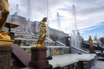 Дворцы и парки Петергофа с возвращением на метеоре