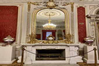 Ансамбль Дворцовой площади: экскурсия и свободное время в Эрмитаже