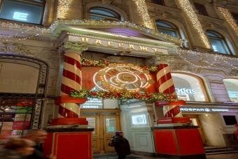 Вечерний Петербург в огнях города на автомобиле