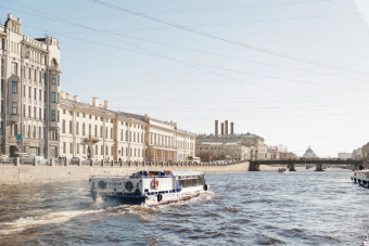 Прогулка на теплоходе по каналам Петербурга
