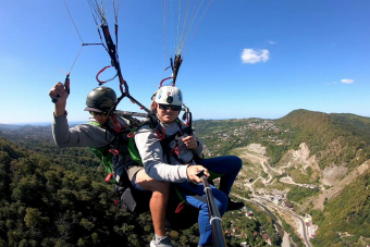 Полет на параплане в тандеме с инструктором в Сочи и Абхазии!