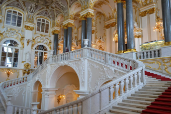 Обзорная автобусная экскурсия по городу с посещением Эрмитажа