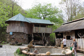 Конная прогулка к водопадам «Дм Дм Бон»