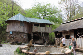 Конная прогулка к водопадам «Дм Дм Бон»