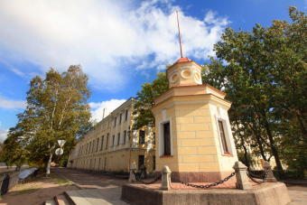 Скоростной катамаран из Петергофа в Кронштадт