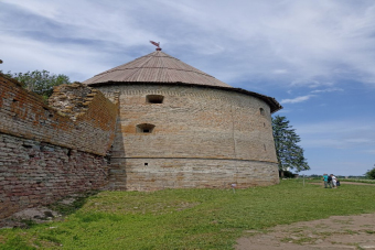 В древнюю крепость Орешек в уютной мини-группе