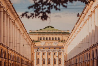 Культурная жизнь столицы империи: театры, концерты, маскарады