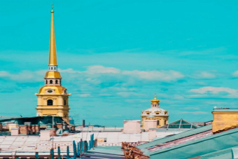 За фасадом Невского: дворы, парадные и крыша