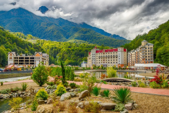 Три курорта Красной Поляны — закат в горах