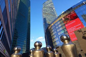 К небоскрёбам Москвы-Сити по зимней реке + кофе на уровне облаков