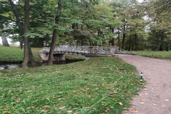 В Гатчинский замок и подземный ход с лицензированным гидом на автомобиле