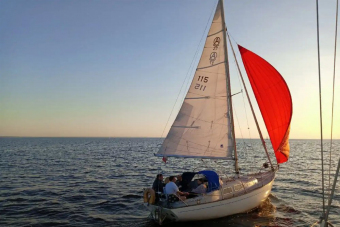 Групповая прогулка в Невской губе на парусной яхте «Гея» или «Ариадна»