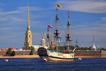 Город на Неве: водная прогулка с живой музыкой и выходом в Финский залив