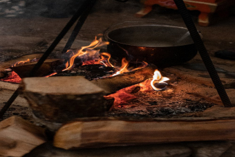 Новогодняя эко-экскурсия: кормление оленей и верховая прогулка