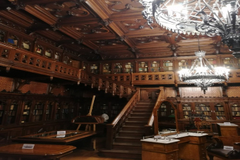 «Очень приятно, Царь»: знакомство с обитателями Зимнего Дворца