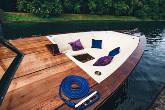 Индивидуальная прогулка на катере Blueberry по рекам и каналам