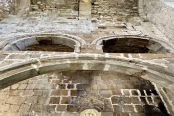 Гагра, город-призрак, соборы и термальный источник Кындыг