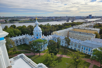 Подъём на смотровую площадку Смольного собора