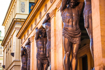 Эрмитаж: шедевры искусства в мини-группе + входные билеты