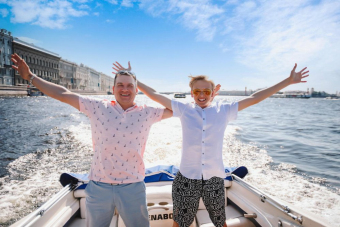 Индивидуальная прогулка на 9-местном катере