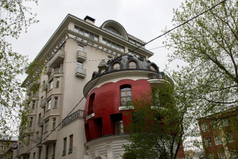 Дворики московские: дворцы, особняки и доходные дома столицы