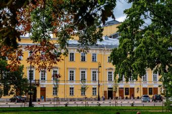 Культурная жизнь столицы империи: театры, концерты, маскарады