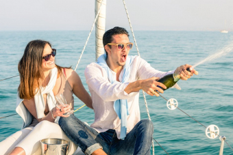 Празднование дня рождения на яхте в Адлере и Сочи