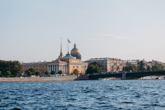 «По водному сердцу города» — уникальный маршрут на 11-местном катере