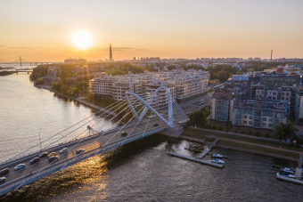 Закат у Лахта центра на комфортабельном катере в мини-группе