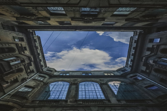 Тайны Петроградки: история, архитектура, дворы и парадные