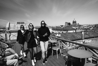 Фотосессия в самом сердце Петербурга — на террасе