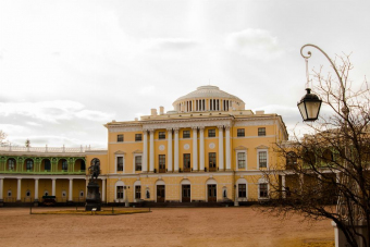 Индивидуальная экскурсия в Павловск на минивэне