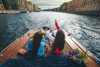 Индивидуальная прогулка на катере Blueberry по рекам и каналам