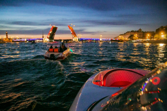 Прогулка на мини-катере 