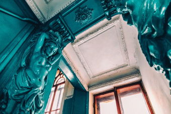 Дворы и Парадные Петербурга