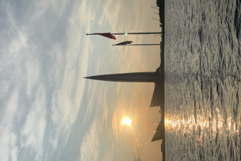 Прекрасный закат на катере в Финском заливе