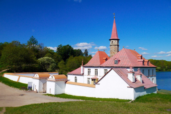 Приоратский дворец в Гатчине в мини-группе