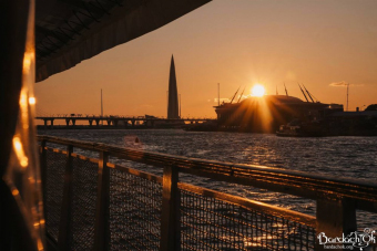 «Retro Show» — вечеринка на теплоходе на закат [18+]