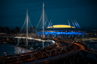 Поездка по ночному Петербургу на комфортабельном автомобиле с профессиональным краеведом