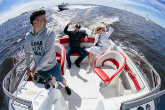 Прогулка по Неве и Финскому заливу на индивидуальном катере