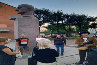 Экскурсия-моноспектакль «Хармс идет по улице Маяковского»