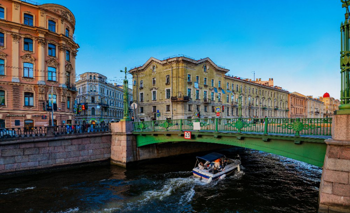 Это город полусумасшедших...: Петербург Достоевского глазами героев его литературных произведений