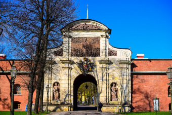 Петропавловская крепость: цитадель, тюрьма, усыпальница в мини-группе