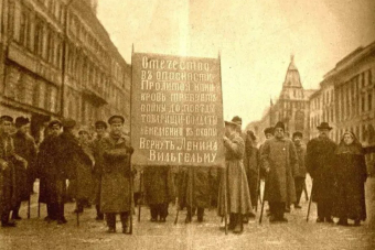 Невский проспект в дни революции