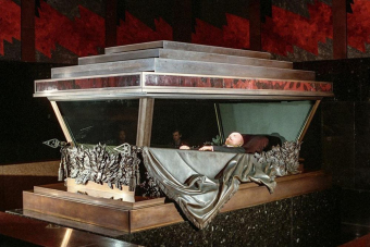 Мавзолей Ленина и Кремлевский некрополь